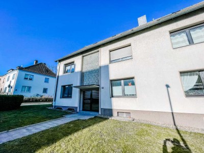 Modern renovierte Einheit mit Tageslichtbad und 2,5 Zimmer im DG