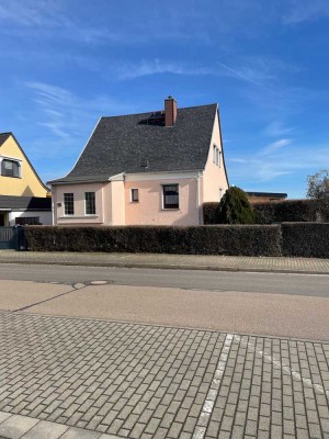 Einfamilienhaus in Markranstädt mit 4,5 Zimmern und etwas Renovierungsstau, Provisionsfrei