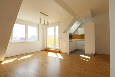 Charmante 2-Zimmer Dachgeschosswohnung bei Wilhelminenbergstraße - ab Dezember!
