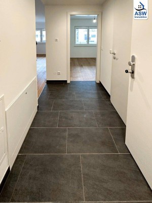 Schöne 2-Zimmerwohnung mit Loggia in U-Bahn-Nähe zum Verkauf (befristet vermietet)