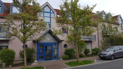 Stilvolle 2-Raum-Dachgeschosswohnung mit gehobener Innenausstattung mit Balkon und EBK in Würzburg