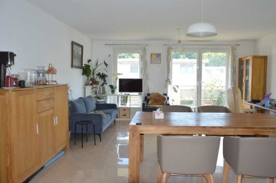 Stilvolle, modernisierte 3-Zimmer-Wohnung mit geh. Innenausstattung mit EBK in Oberursel (Taunus)