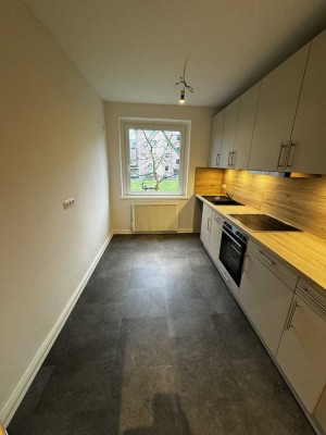 Exklusive, vollständig renovierte 2-Zimmer-Wohnung mit Balkon in Hamburg Hamm-Mitte