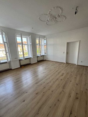 Helle Altbauperle mit 3 Zimmern im Zentrum von Wertheim – Stilvolles Wohnen am Fluss