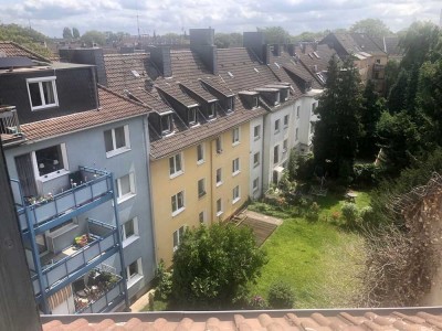 voll möblierte modernisiert 110qm 5-Zi-DG, Küche, 4 möblierte (WG)Zimmer, ruhig u. zentral - Süd-Ost