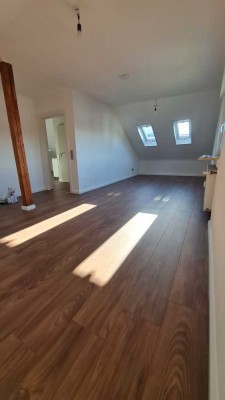 Stilvolle 3-Raum-Dachgeschosswohnung in Mörfelden-Walldorf