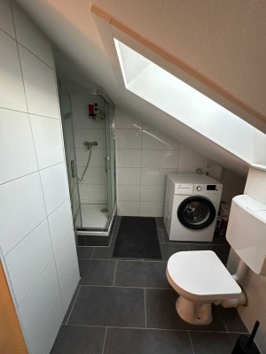 Ansprechende und neuwertige 3-Raum-DG-Wohnung in Eislingen/Fils