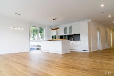 Exklusive, neuwertige 4,5-Zimmer-Wohnung mit gehobener Innenausstattung mit EBK in Calw