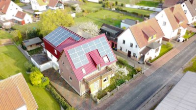 Mehrgenerationenhaus mit ca. 300 m² Wfl. und 17 kWh PV-Anlage - Jung und alt unter einem Dach