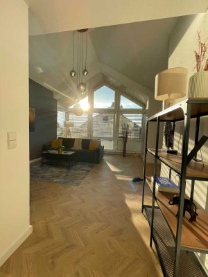 Moderne 3-Z-Maisonette-Wohnung mit EBK, TG