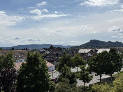 Lichtdurchflutete 2,5-Zimmer-Galeriewohnung mit Südbalkon in Singen (Hohentwiel)