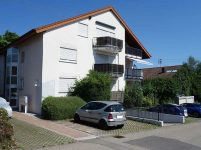 Solide 3 Zimmer-Hochpaterre-Wohnung m. Südwestbalkon in kleiner Einheit in Ortsrandlage.