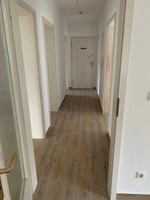 Große 3 Raum-Wohnung im Erdgeschoss mit ruhiger Lage