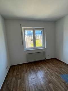 Schöne 2-Zimmer-Wohnung mit Balkon, im Zentrum von Oesede zu vermieten.