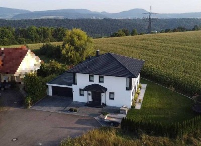 Exklusive Villa in ruhiger Bestlage mit Panoramablick auf die drei Kaisenberge