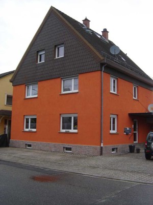 3 ZKB Helle , voll renovierte Wohnung , zentrale Lage