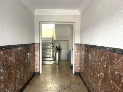 Moderne Maisonette-Wohnung mit Aufzug & Dachterrasse – Stilvoll & Zentral