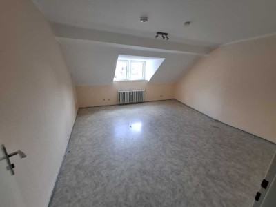 2 Zimmer DG-Wohnung im Zentrum von Mönchengladbach