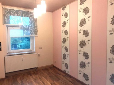 SCHÖNE 5-Raum-Wohnung 1.OG - 109 qm - Nähe Augustusburg, viele Abstellräume, Garten, Garage