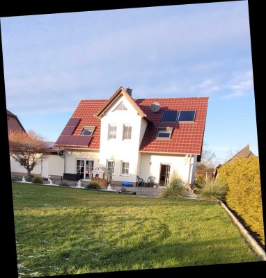 Energieeffizientes, schönes Einfamilienhaus in Feldrandlage mit großem Grundstück