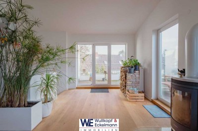 Urbanes Wohnglück: Maisonette-Penthouse mit Kamin, Traumküche und Dachterrasse!