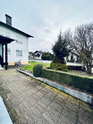 Gemütliche 3-Zimmer-Dachgeschosswohnung mit EBK in Großmehring-Theißing
