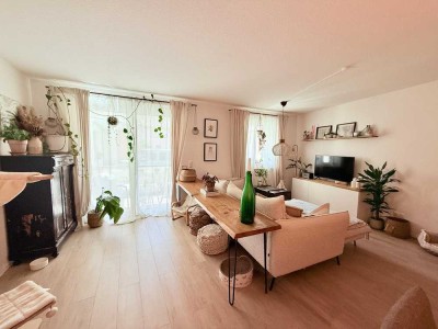 Moderne und großzügige 2 Zimmer-Wohnung m. Terrasse in zentraler Lage