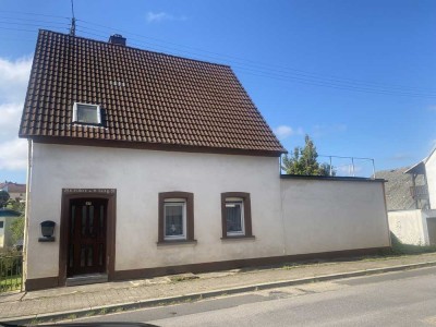 Einfamilienhaus ( 6 Zimmer ) mit Garage in Altenkirchen