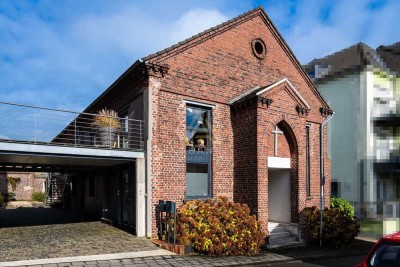 Halleluja! Kirche trifft Luxusloft in Innenstadtlage - Stellplatz, Pool, Sauna und Ausbaureserve