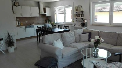 Neuwertige 3-Zimmer-Wohnung mit Balkon und Einbauküche in Vilshofen an der Donau