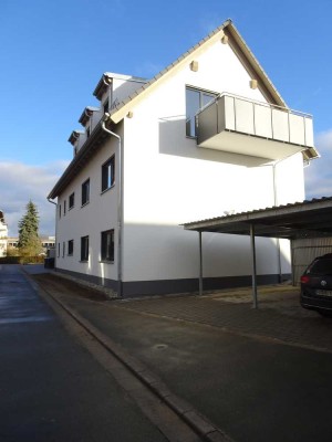 Geschmackvolle, neuwertige 3-Zimmer-Dachgeschosswohnung mit Balkon und Einbauküche in Forchheim