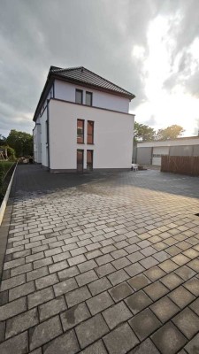 Erstbezug Luxus-Neubauwohnung mit 4 Zimmern und Balkon in Herford