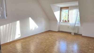 Helle & charmante 2-Zi.-Wohnung im 2. OG eines 3-FH mit Garten – Hanau-Rosenau✨!