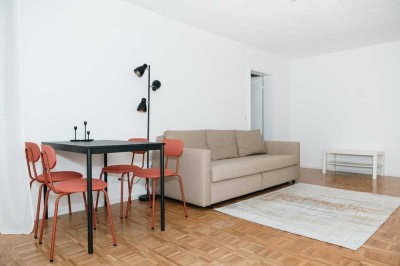 Möblierte kernsanierte 2-Zimmer-Wohnung mit Balkon und Tiefgarage – Pauschalmiete