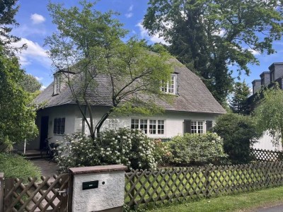 Repräsentatives, freistehendes Einfamilienhaus TOP-Lage in einer Sackgasse mit Blick Siebengebirge!