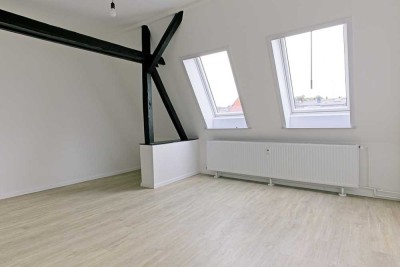 Ein Traum: 3-Zi-Dachgeschosswohnung am Südfriedhof, Badewanne, Garten, ruhige Lage