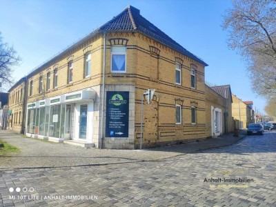 Wohn- und Geschäftshaus an hochfrequentierter Einkaufsstraße in Wolfen