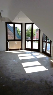 KR-Oppum: Maisonettewohnung mit Balkon, 3 Zimmer, PKW-Stellplatz ... !