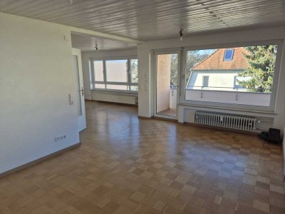 Erstbezug nach Sanierung: schöne 4-Zimmer-Wohnung mit EBK und Balkon in 72074, Tübingen