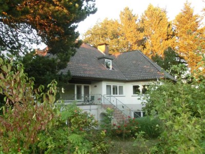 Viel Platz in ruhiger Lage mit eingewachsenem Garten - ideal für Familien und Selbständige