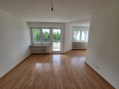 Schöne 2-Zimmer-Wohnung mit Balkon im Stadtteil Oberhausen zu vermieten