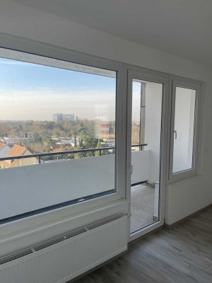 Erstbezug nach Sanierung: sonnige 3-ZKB-Wohnung mit Balkon F-Praunheim