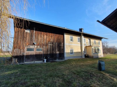 Grünland ca. 2,4 ha - mit Haus, Stadel und Garagen - ruhige und sonnige Lage !