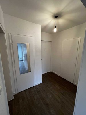 Sanierte Wohnung mit einem Zimmer/Küche/Bad und Balkon in Köln Vogelsang