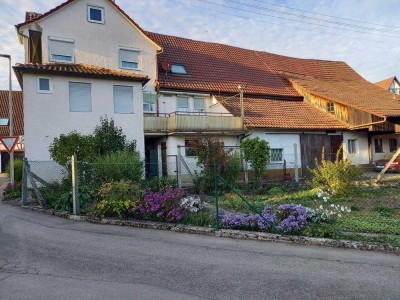 Ehem. Hofstelle mit Wohnhaus, Scheune, Stallungen in Aspach-Teilort