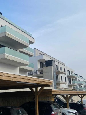 2-Zimmer-EG-Wohnung, großer Terrasse, Aufzug, Tiefgarage, uvm.