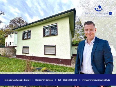 Idylle pur: Freistehendes Haus mit Gartenparadies und Saaleblick!