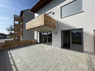 Helle 3 Zimmer Wohnung mit großer Terrasse und eigenem Garten