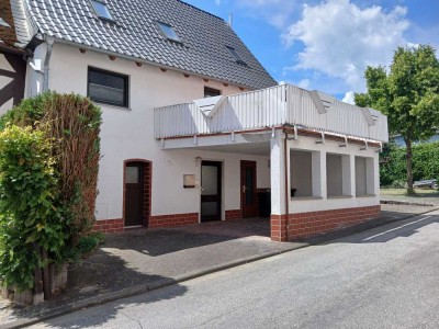 vollsanierte Fachwerk-Haushälfte