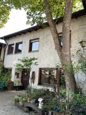 Renoviertes Hof-Haus im ,Brunnenhof"  Zentrale Lage von Neuwied-Stadt zu vermieten